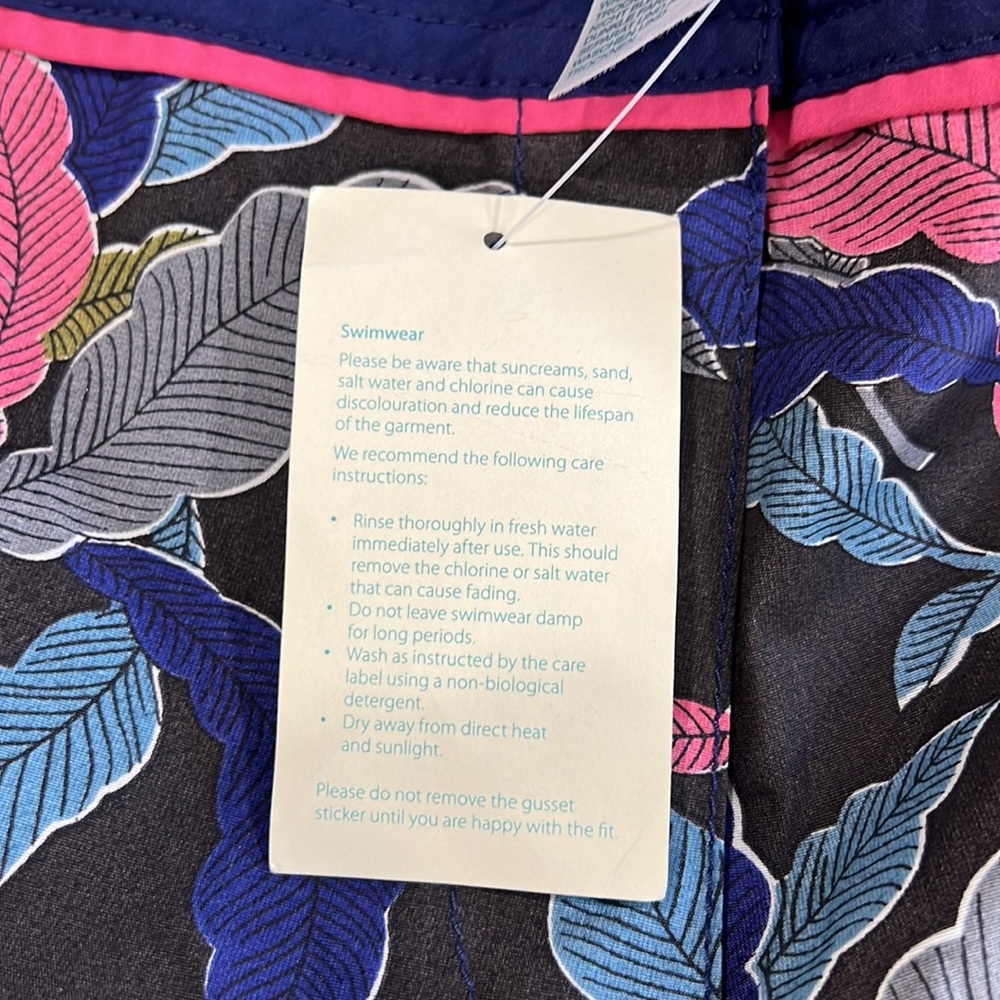 Boden board shorts, size 16 - Picture 7 of 9